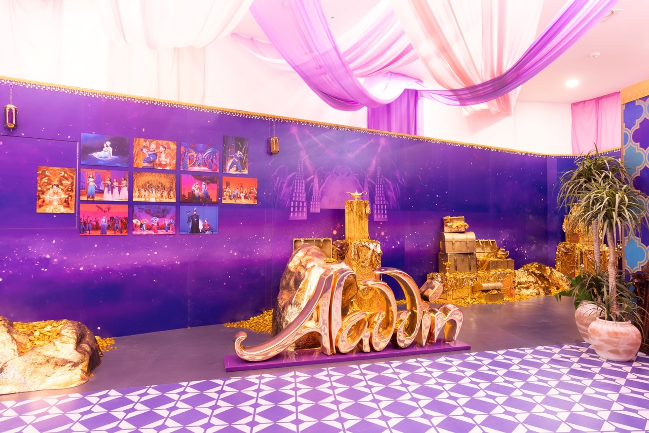 '알라딘' 속 명장면인 황금 동굴을 상상하게 만드는 ‘매직 램프 동굴존'
