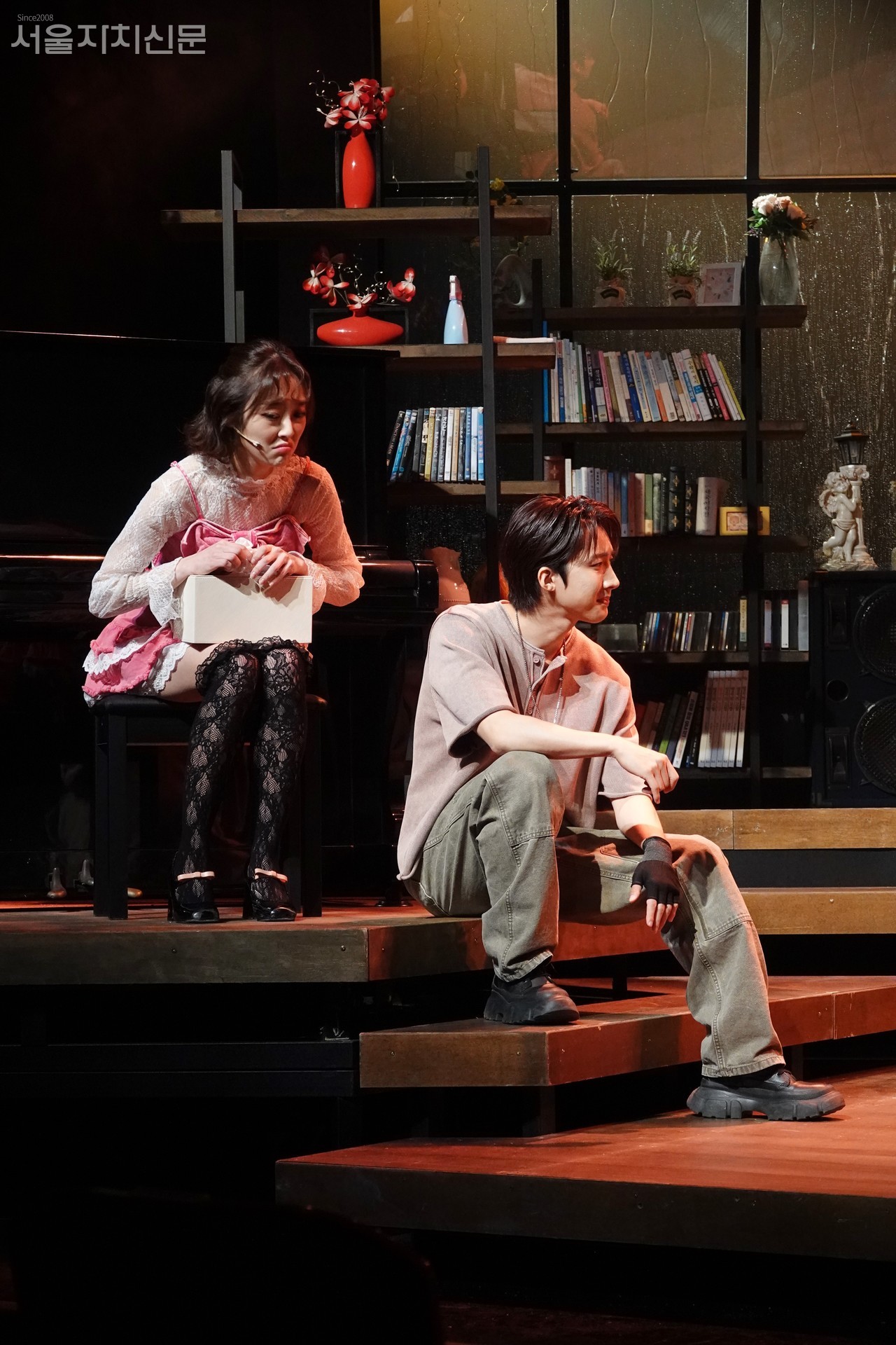 ▲ 프레스콜을 진행 중인 배우들