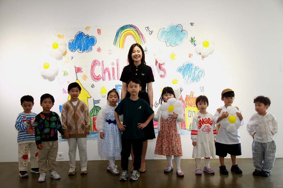 플러스나인잉글리시, 미술을 접목한 창의적 융합 교육 '어린이 영어 에세이展' 개최