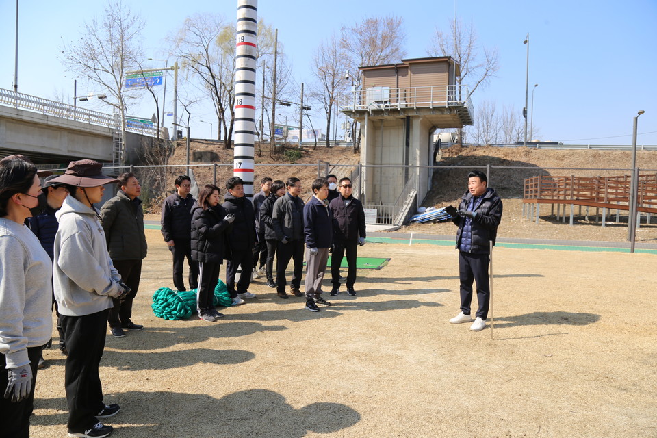 강남탄천파크골프장 직원 현장 회의