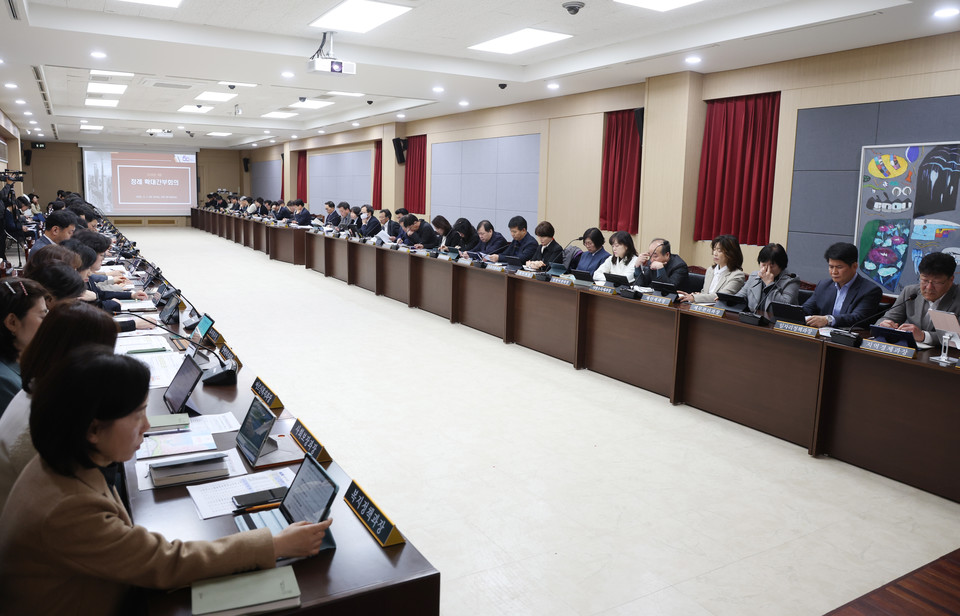 종이 없는 회의로 진행되는 정례확대간부회의