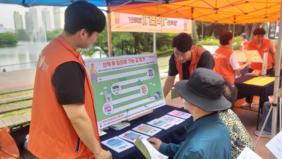 2025. 6. 10. 오후 캠페인 현장 기억다방 커피차