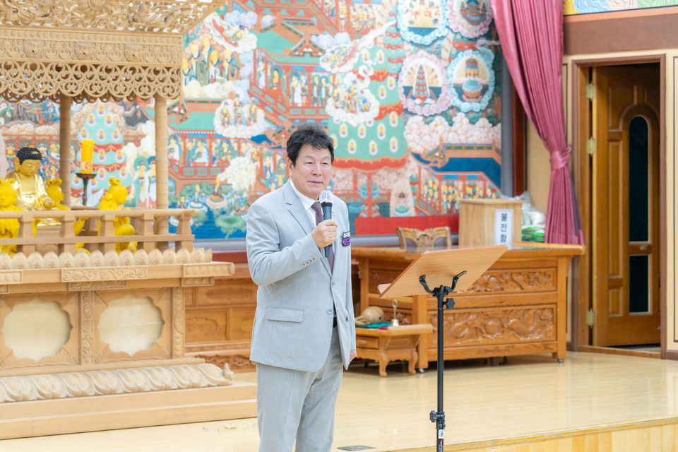 지난 18일 봉은사에서 진행된 ‘서울시 구의회 의장협의회 6월 월례회의’에서 강남구의회 이호귀 의장이 축사를 하고 있다.