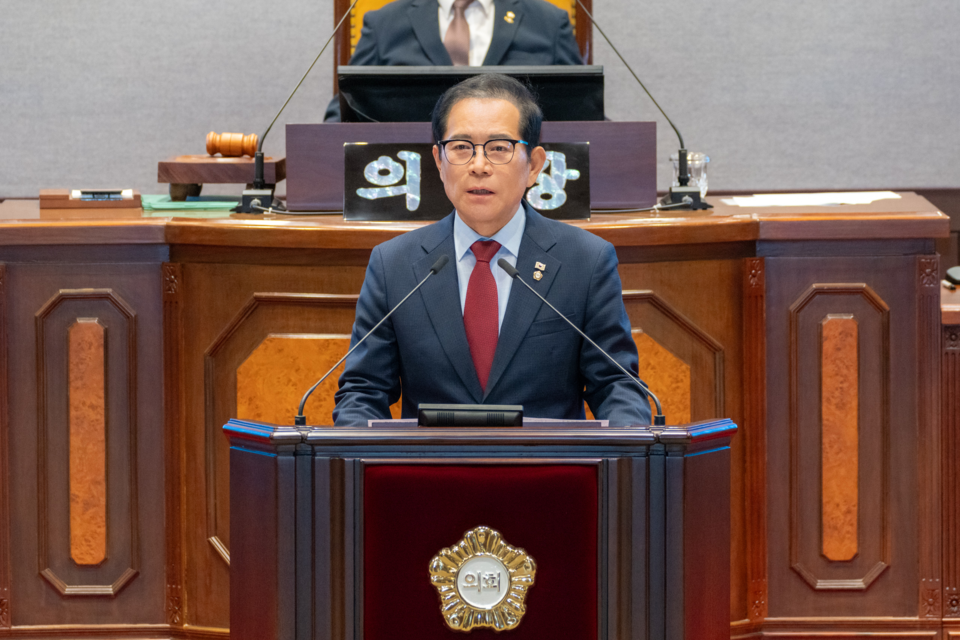 강을석 행정안전위원장