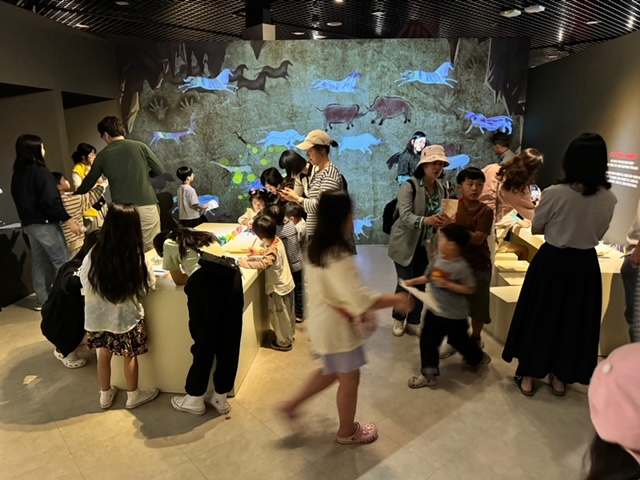 체험형 영상 전시 구성