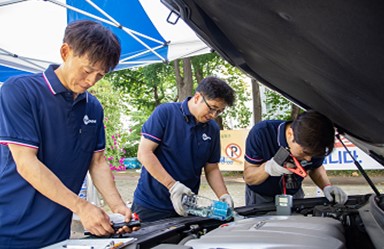 송파구, 차량 무료 점검 모습