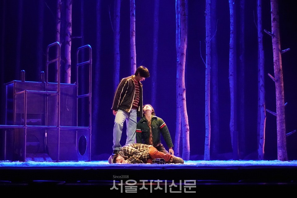 8일 국립극장에서 열린 연극 렛미인 프레스콜 주요 시연장면 5