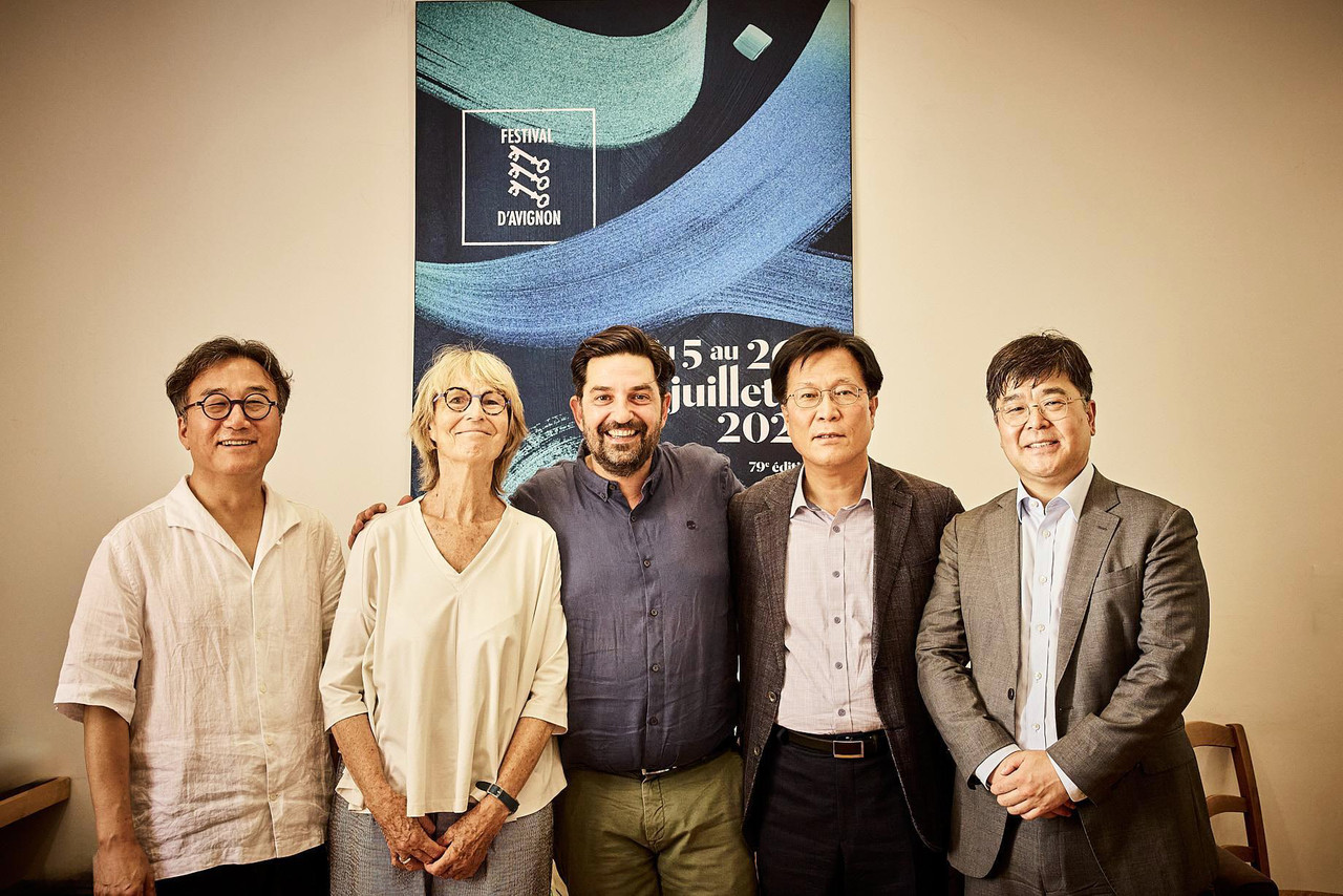 아비농 페스티벌 협약 체결 사진