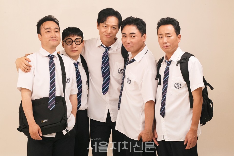 왼쪽부터 장원영, 이종원, 고영빈, 고병택, 성노진 배우