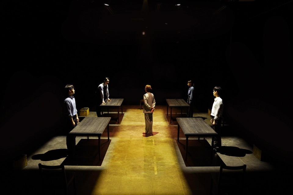 [연극 보도지침] 공연사진_제공 할리퀸크리에이션즈(주)