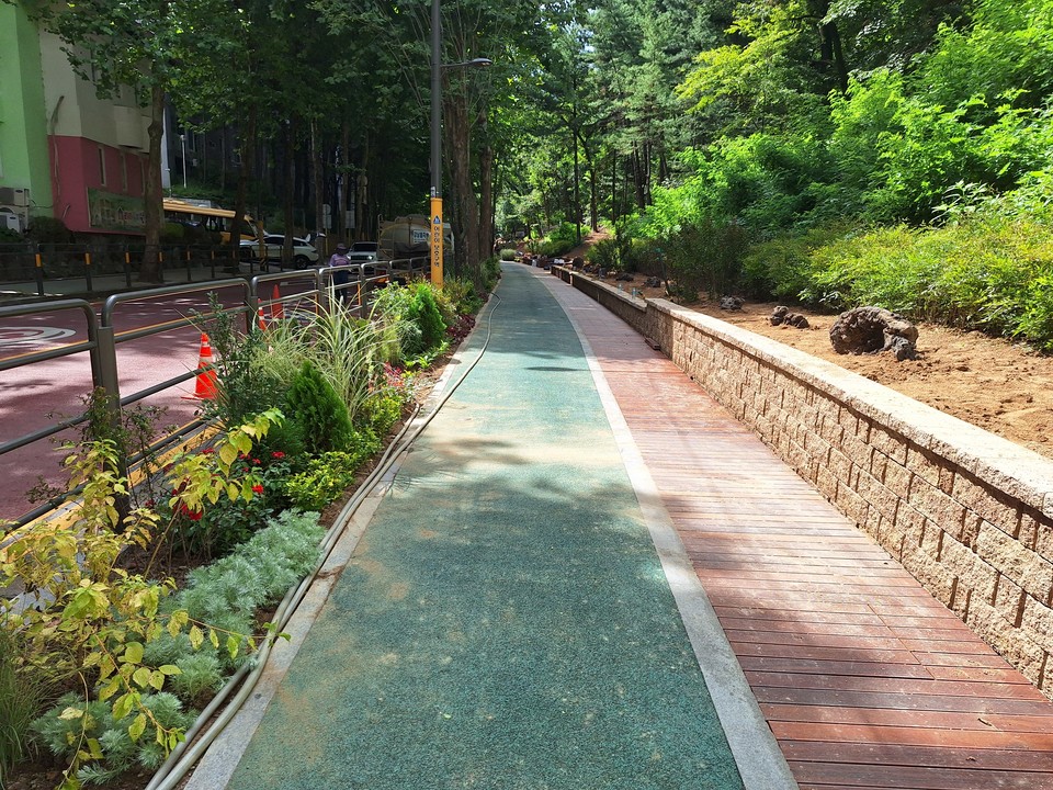 공사를 마친 왕북초등학교 통학로