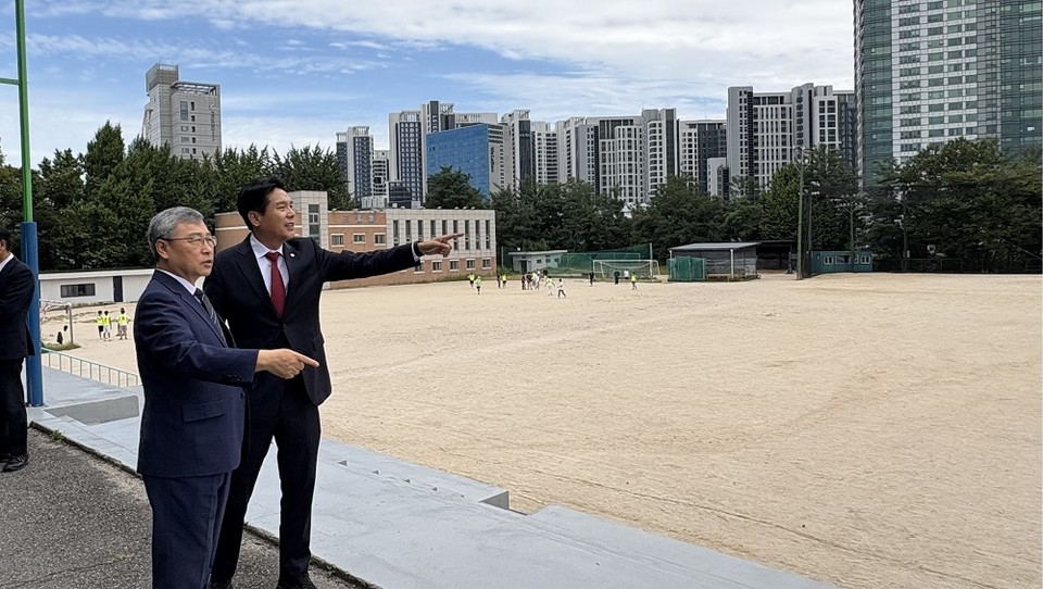 김길영 서울시의원, 서울교육감과 함께 삼성동 경기고등학교 환경 개선을 위한 현장 방문