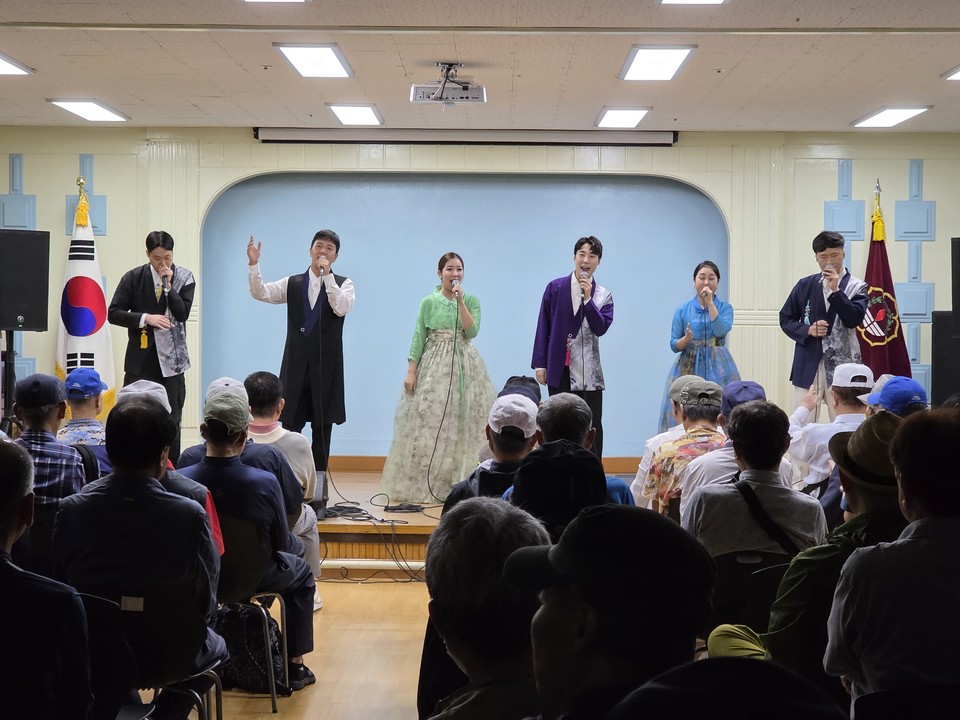 서울시립상이군경복지관, 세종문화회관과 함께 국악아카펠라 ‘토리스’공연 성료”