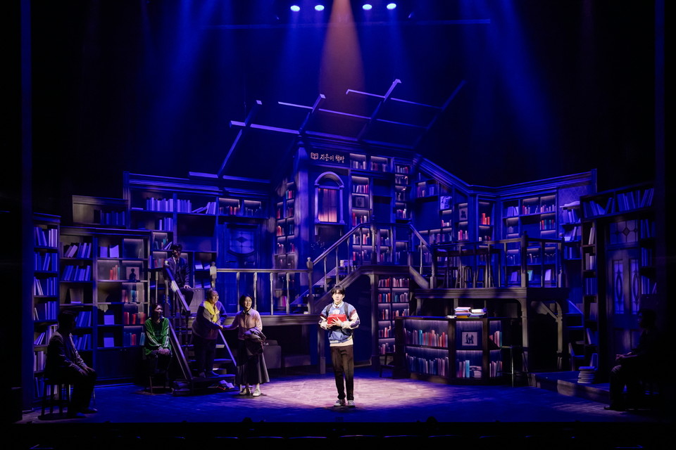 [뮤지컬 아몬드] 공연 사진_제공 라이브(주)