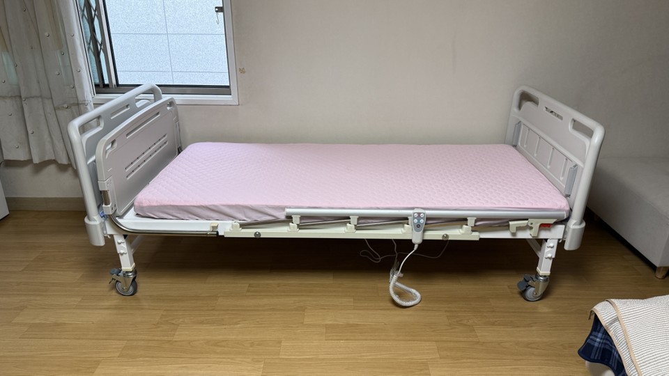 논현2동 ‘따뜻한 잠자리, 행복 나눔 전달식’ 후원물품(침대)