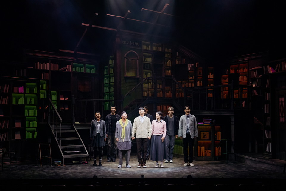 [뮤지컬 아몬드] 공연사진_제공 라이브(주) (1)