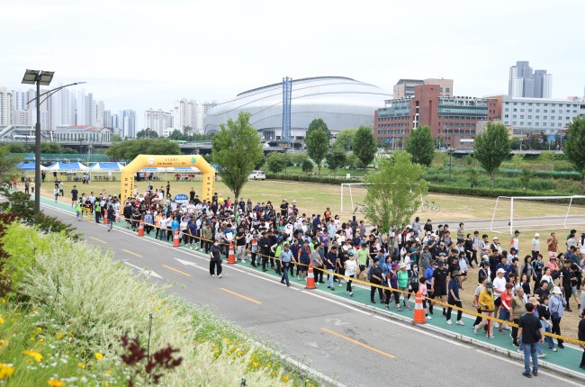 올해 열린 구로 탄소제로 걷기 행사가 진행되는 모습