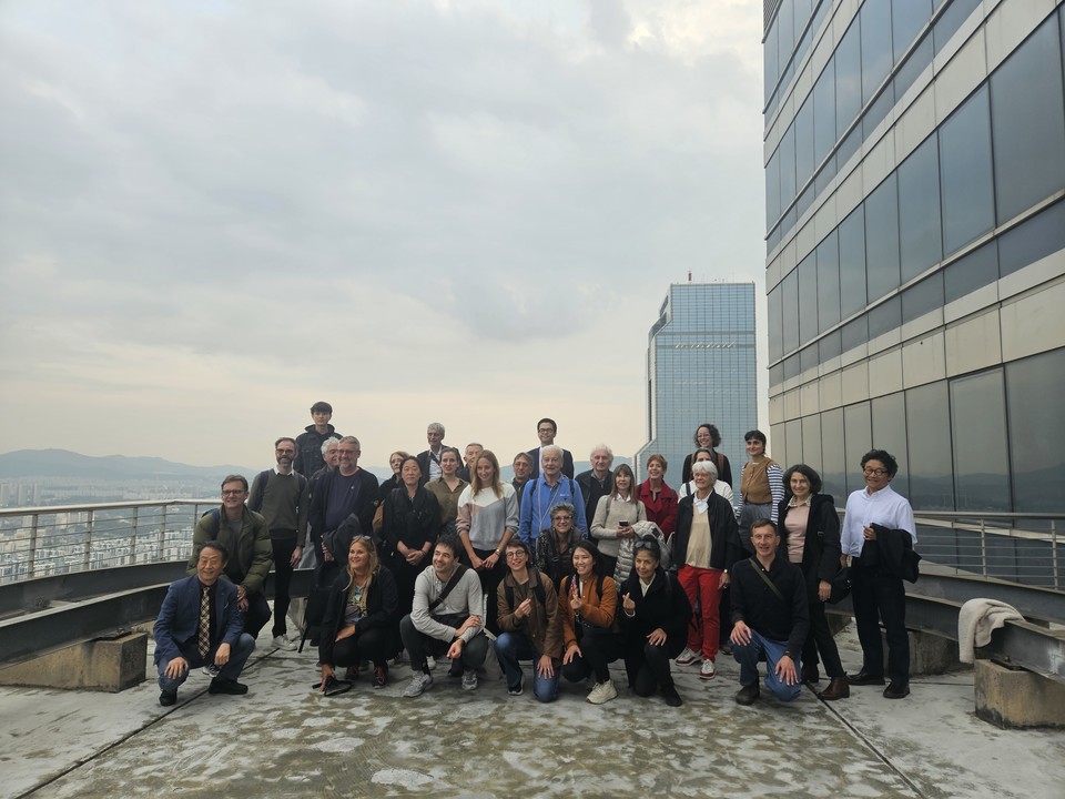 아셈타워 현장을 방문한 ACDC 방문단의 기념 촬영