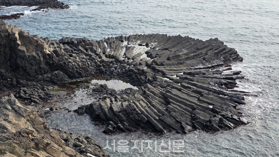 ▶경주시 양남면 읍천리 해안에 있는 '경주양남주상절리’