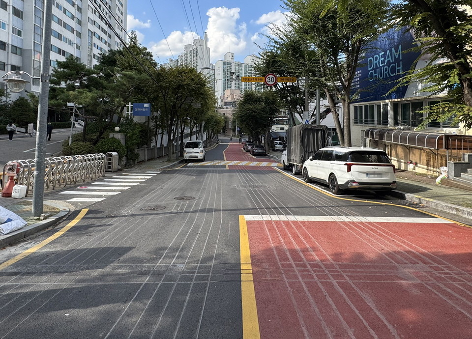 ▲도로열선이 매설된 도로 모습(여의대방로43나길)