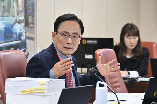 김형재 의원이 지난 11월 개최된 서울시의회 문화체육관광위원회 행정사무감사에서 질의를 하고 있다.