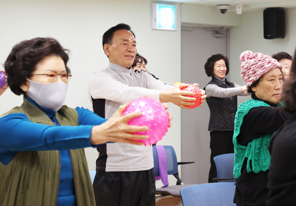 구청장 선정시니어센터 방문 1