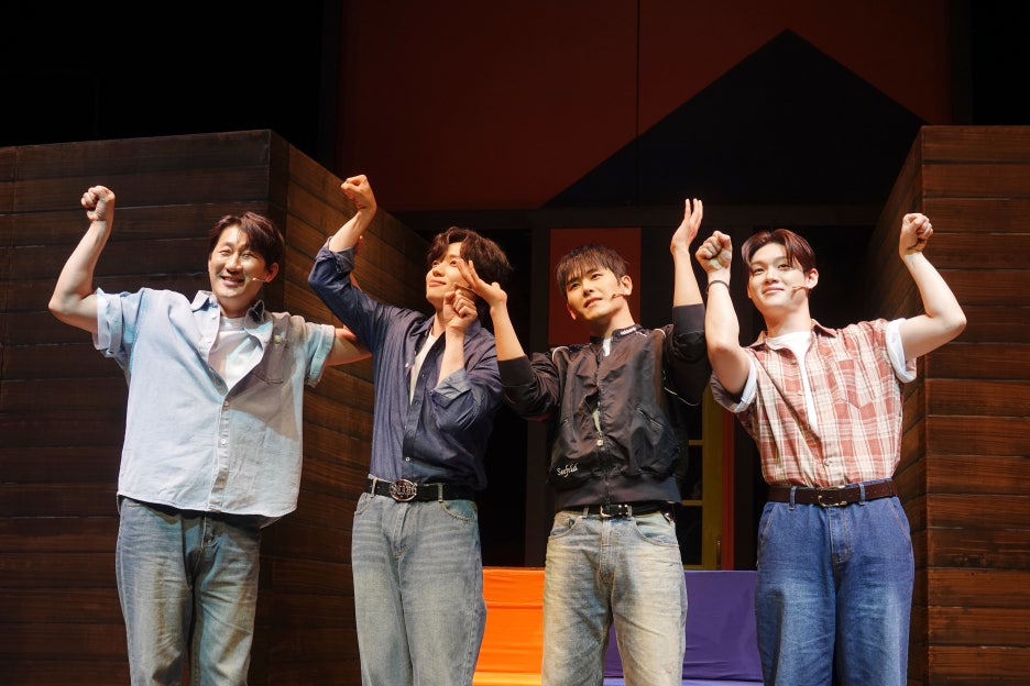 ▶ 마이크 역에 나상도, 니엘(틴탑), 이호원, 최재명